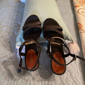 Nice black straps wedge shoes